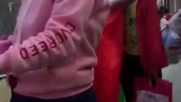 实拍新年巡游队伍